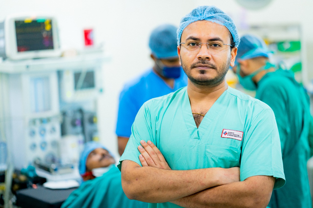 Dr.Maulik Jhaveri is experienced orthopedic with a long history of serving patients by successfully diagnosing, treating their conditions. Dr Maulik Jhaveri Best Orthopedic In Bharuch & Ankleshwar Gujarat